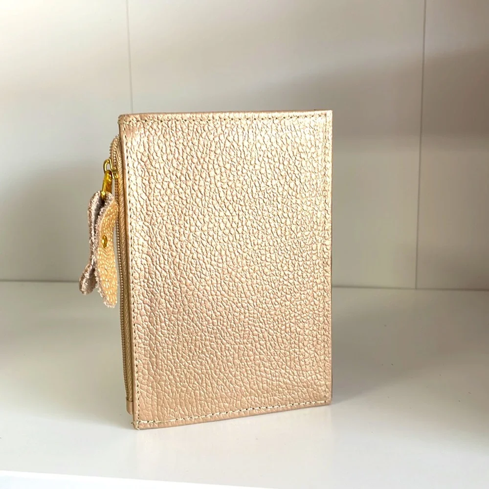 ⭐️SOLD⭐️100% Leather Women's Card Holder - Picture 3 of 5